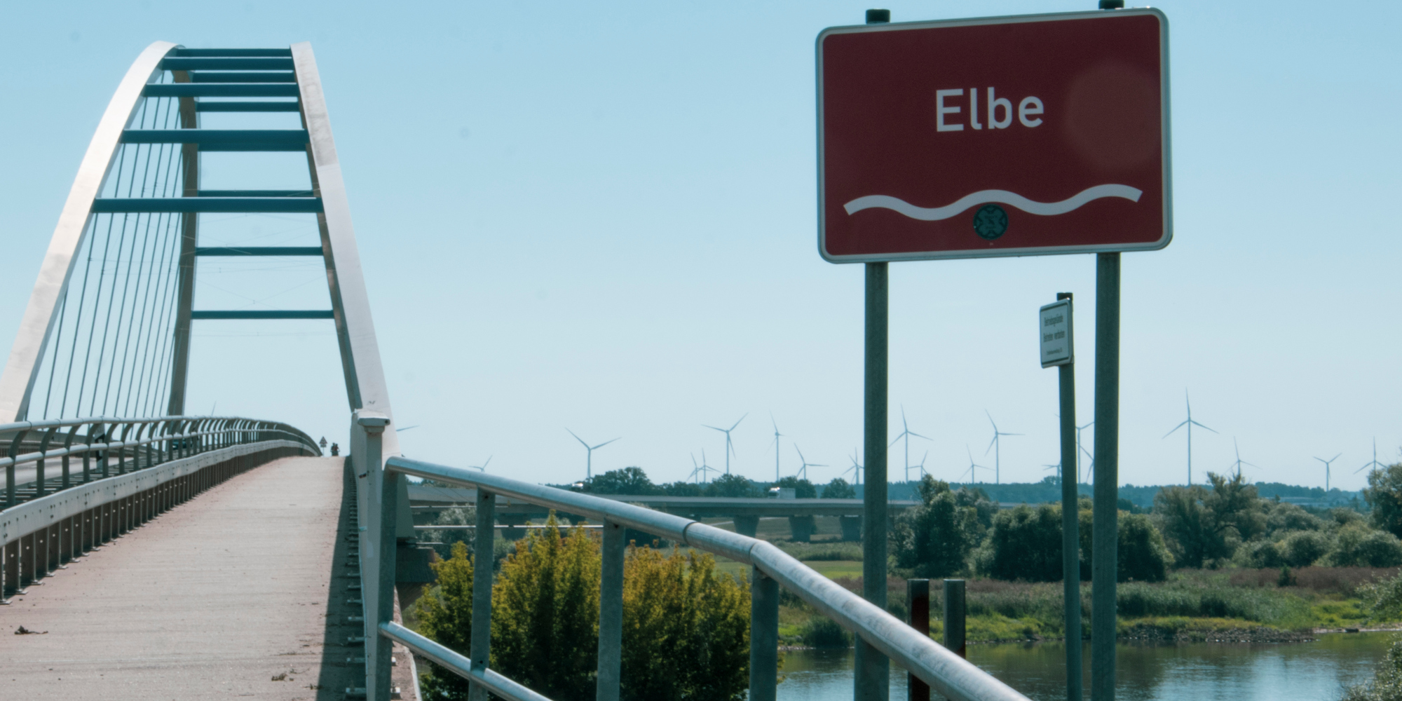 Die Brücke über die Elbe bei Tangermünde