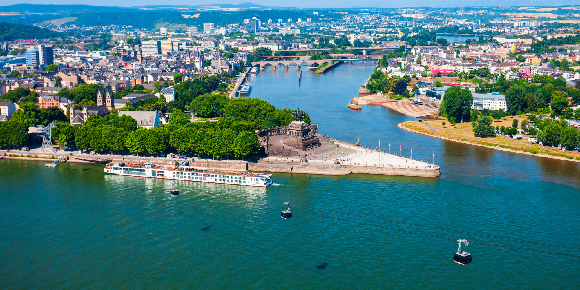 Luftaufnahme vom Deutschen Eck in Koblenz mit Rhein und Mosel