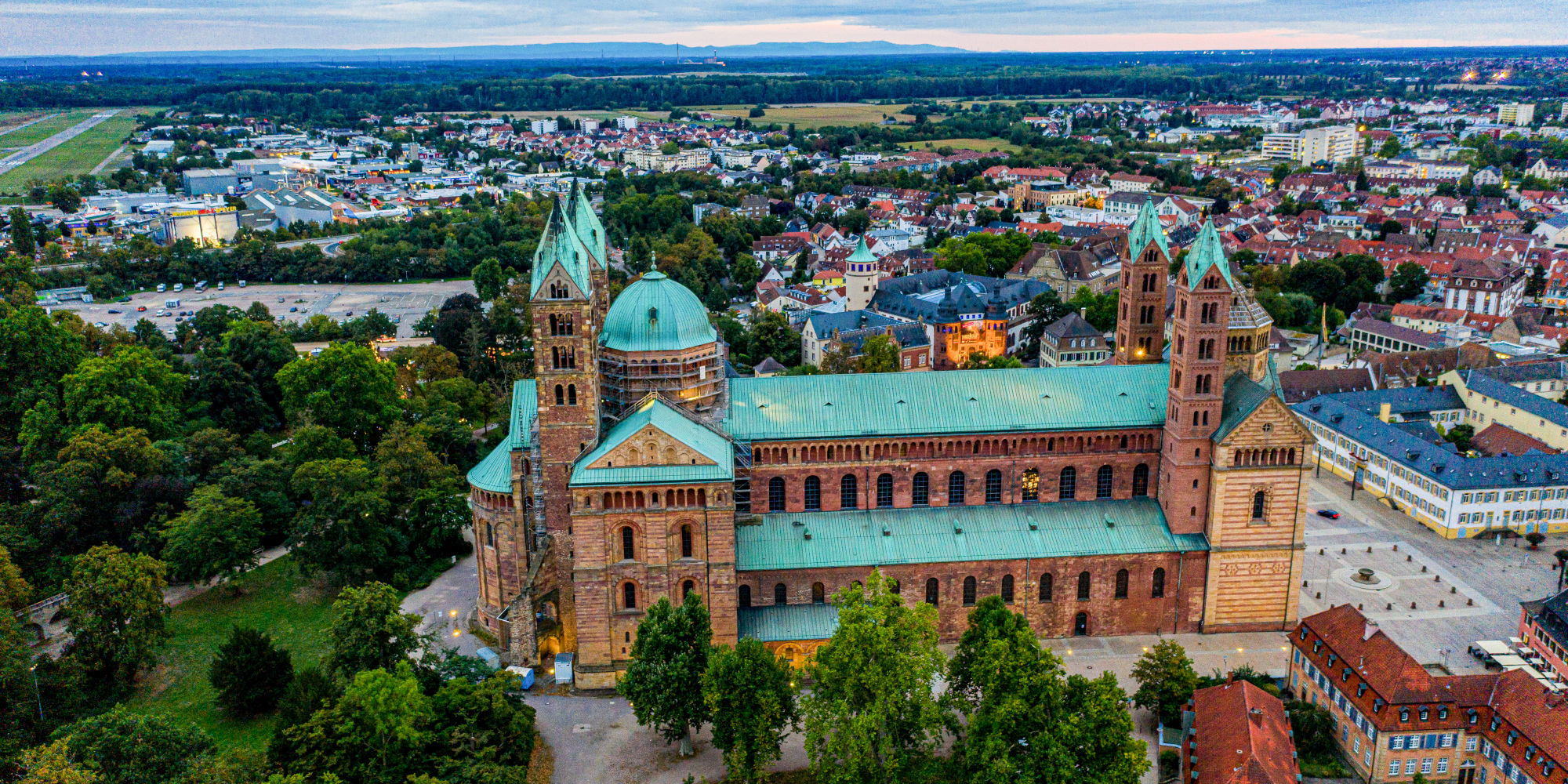 Luftbild von Speyrer mit dem Dom zu Speyer 